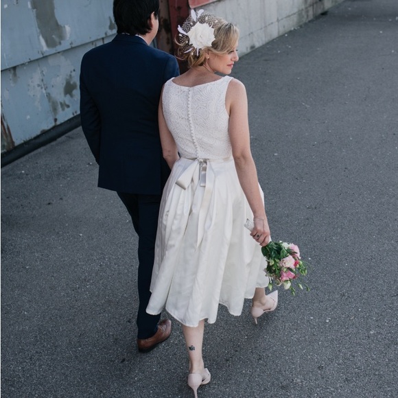Wedding Dress (2 Piece) + Hair Fastener - Picture 2 of 10